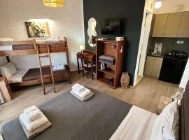 Pedro Navarino 6A Laganas