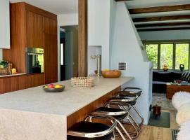 Spacious Villa Near The Sea In Rute，位于Valleviken的酒店