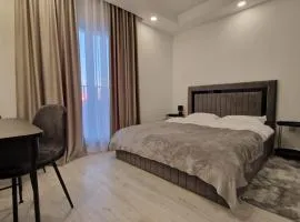 Sapphire Suite #pool&parking #Cosmopolis
