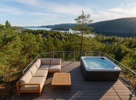 Live In Treetops With Fjord View，位于Nordre Frogn的酒店