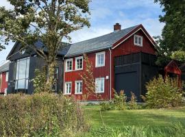 Apartment at NerSalberg Farm in Røra, Inderøy，位于Røra的酒店
