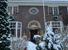 Deventer Heritage en Boutique B&B, museumhuis "De Worp", het huis met de theekoepel, logeren in authentiek historisch erfgoed，位于迪温特的酒店
