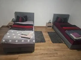 Schöne Vollausgestattete Monteurs- Gästewohnung in der Gartenstadt Leuna und nähe Geiseltalsee 2409