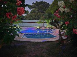 Bolomchon Hostal，位于Cedro的酒店