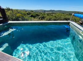 Caba&ntilde;a Panambi，位于塞拉纳镇的带泳池的酒店