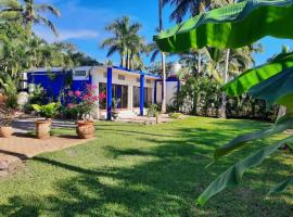 Entire Home Punta Perula Walk to Secluded Beach，位于Mezcales的酒店