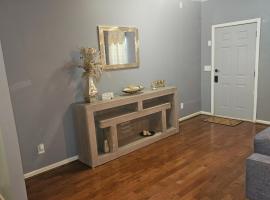 Atlanta's Furnished Rooms- Walk to Ga Aquarium, GWCC & Mercedes Benz Stadium，位于亚特兰大的酒店