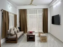 Tinhenric's Modern 3BHK Near Bhutan Gate