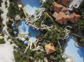 Hyatt Regency Grand Cypress Resort - Free Shuttle to Theme Parks!，位于奥兰多的海滩酒店