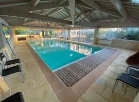 Le Colombier d'Antan 300 m2 avec Piscine couverte chauffée
