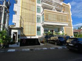 Grand Bunda Hotel Syariah Bukittinggi Powered By Archipelago，位于武吉丁宜的酒店