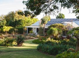 Mo & Rose's Nature Retreat，位于罗伯森的酒店