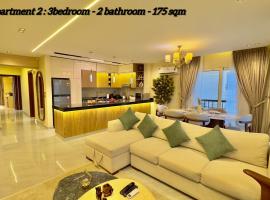 Ultra Luxury 3BR with Pools ,Sports ,Dining in Gated compound, Close to all sites，位于开罗的海滩酒店