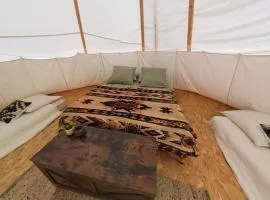 Les Cabânes-Tipi Jerolamo en pleine nature