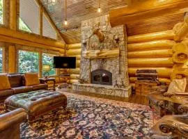 Private Hot Tub and Home Theater Ranger Log Cabin!