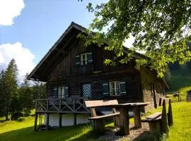 Hütten-Idylle im Naturparadies