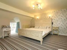 栏纳尔蒙之手酒店