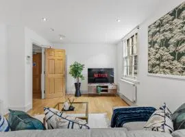 Stylish Roman Bath Abode - The Gatsby