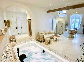 Sublime loft, Spa & Sauna, Centre Pl des vosges，位于埃皮纳勒的酒店
