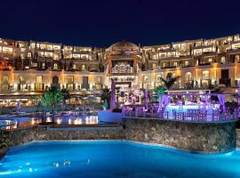 仙吉康乐度假酒店，位于图尔古特雷斯的带泳池的酒店