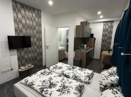 Privates Studio mit Parkplatz, Bad & Küche separater Eingang