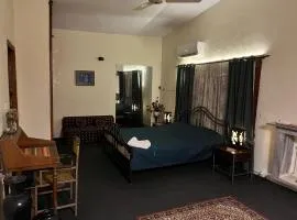 Rooms in Central Rawalpindi
