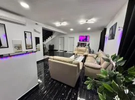 Enjoy VIP House 10