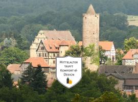 GRÄFIN MARTHA MARIA - stilvolles Apartment in der historischen Hinterburg Schlitz - mit Aufzug, Parkplatz, E-Ladestation & Garten - Fulda, Alsfeld, Bad Hersfeld 25-30 Min - Hunde willkommen，位于施利茨的酒店