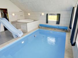 Villavilla 355 - Lohals, Fyn Og &Oslash;er，位于Lohals的带热水浴缸的酒店