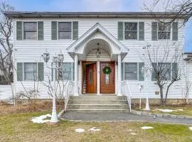 Shop, Hike, Golf and Swim Inviting Deer Park Escape