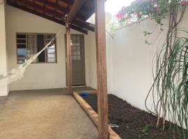 Casa com vista para Serra da Canastra，位于德尔菲诺波利斯的酒店