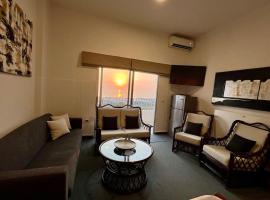 Tabarja Chalet Studio Sea & Mountain View，位于An Nā‘ūrah的酒店