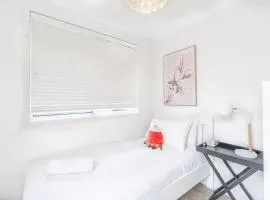 Conveniently Located Single Room Near Eastwood - Shared Bathroom and Kitchen