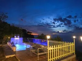 Kasauli Cabin I Villa with Pool and Live Barbeque