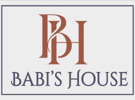 Babis House，位于派莱卡斯的带热水浴缸的酒店