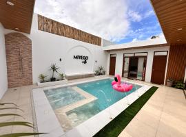 Miyego villa a modern private villa with Pool near Philippine Arena，位于Bocaue的酒店