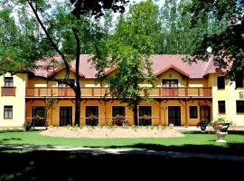 Forster Vadászkastély és Szálloda，位于Bugyi的酒店