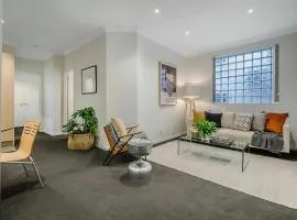 Hobart Central 2BR Retreat