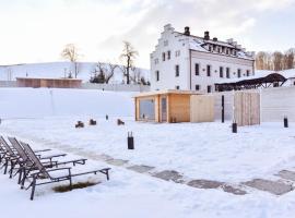 帕拉克宇格维斯酒店，位于瓦乌布日赫的酒店