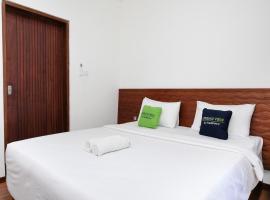 Urbanview Hotel Arta Guna Casa，位于克罗柏坎的酒店