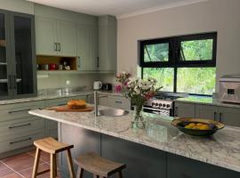 Flufftail Cottage，位于Seafield的酒店