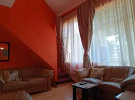 Best Location, borehole water, FREE WIFI, 5min to CBD,