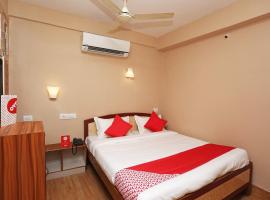 Hotel O Satnam，位于赖布尔的酒店