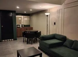 The Regal Loft - Art Deco Stay Near Picnic Grove Tagaytay