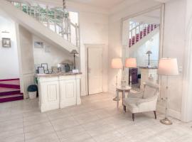 Złote Runo - Hotel&Restauracja，位于Karolina的酒店