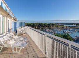 乌诺码头酒店，位于利尼亚诺萨比亚多罗的酒店