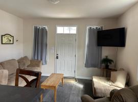 Coles Point Marina and Campground，位于Hague的酒店