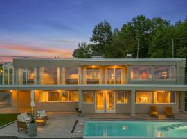 Villa with pool and panorama - friend trip,company outing，位于特隆赫姆的带泳池的酒店