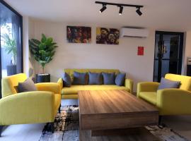 Five Clover Hotel, Ilupeju，位于拉各斯的酒店