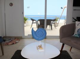 Departamentos Amoblados Frente al Mar Manta -PROINKASA，位于曼塔的酒店